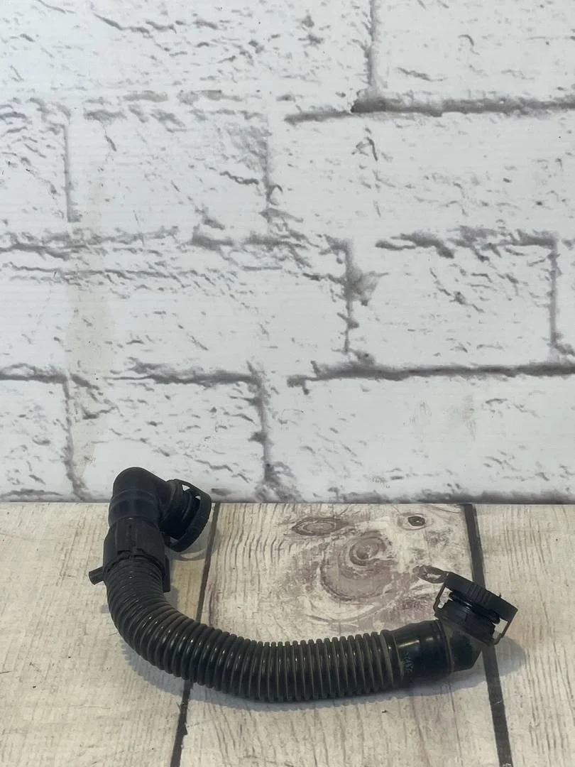 Трубка картерных газов Skoda Roomster 2009