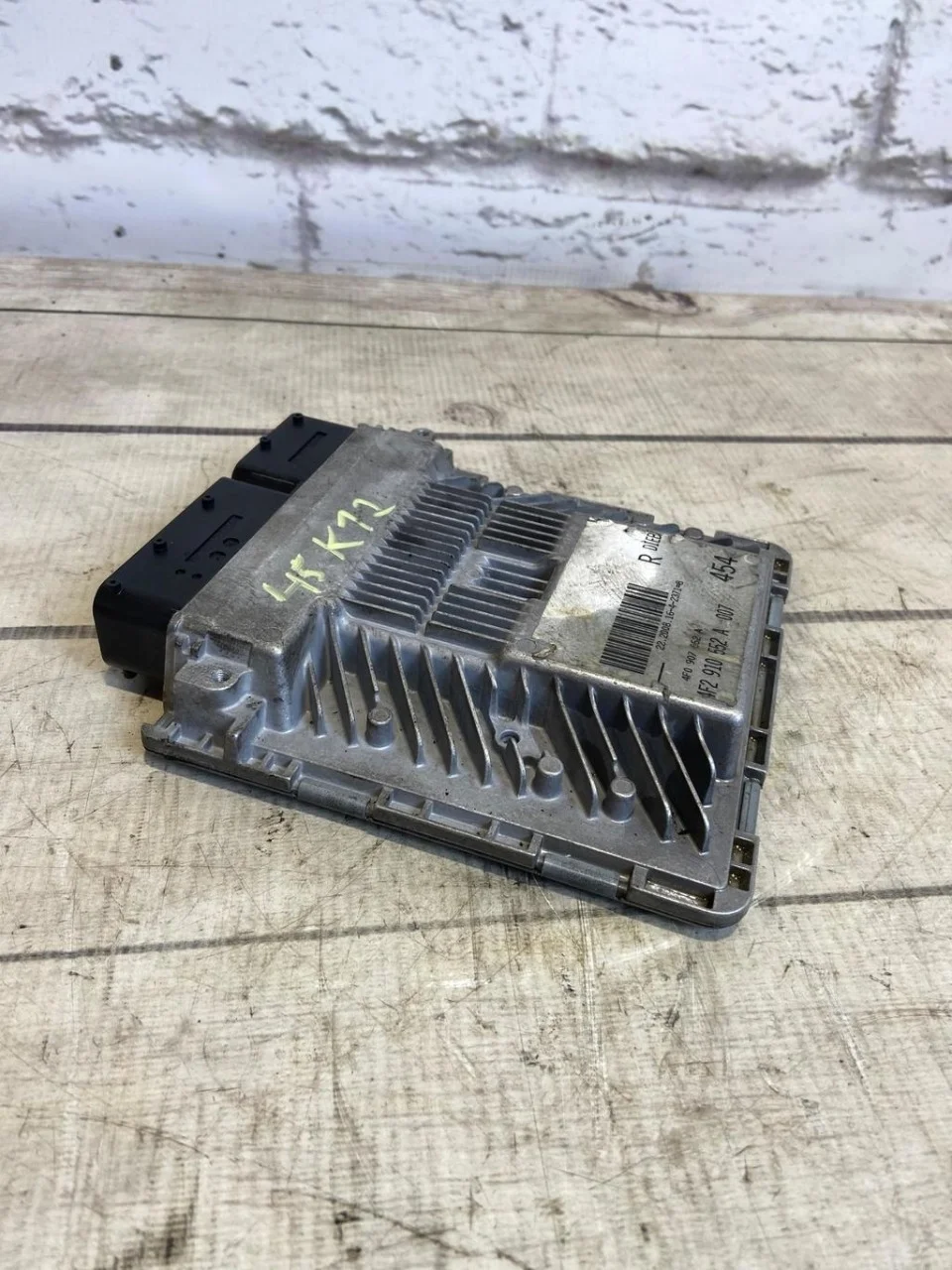 Блок управления двигателем Skoda Roomster 2009