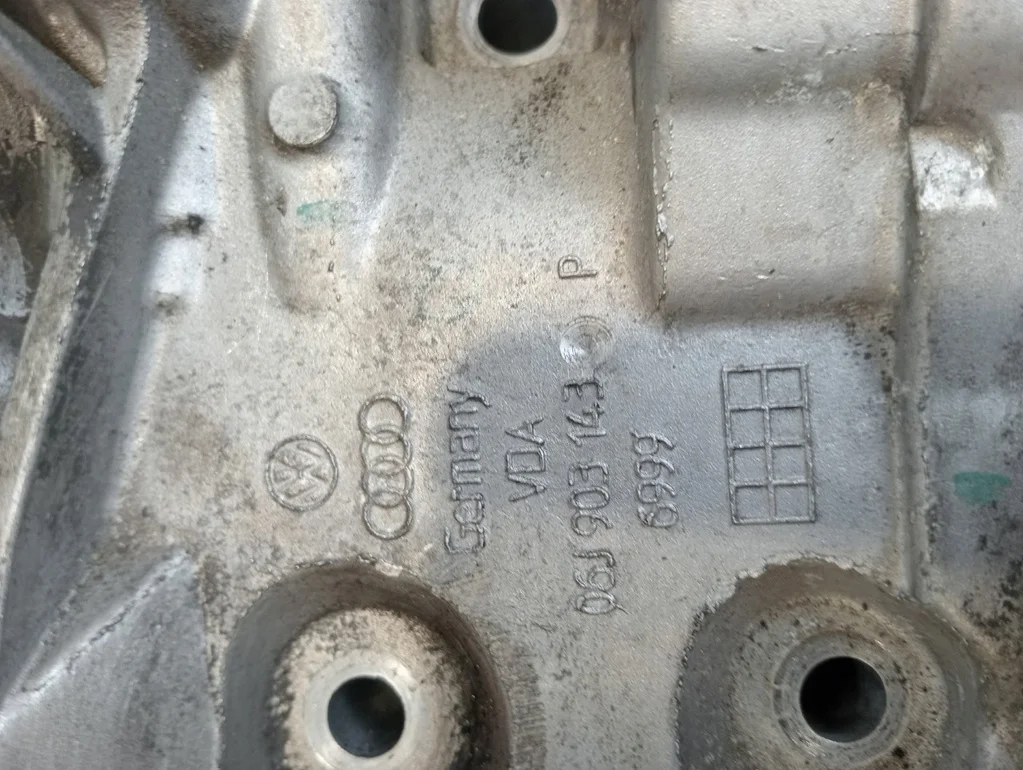 Кронштейн генератора VW Passat 2009 B6