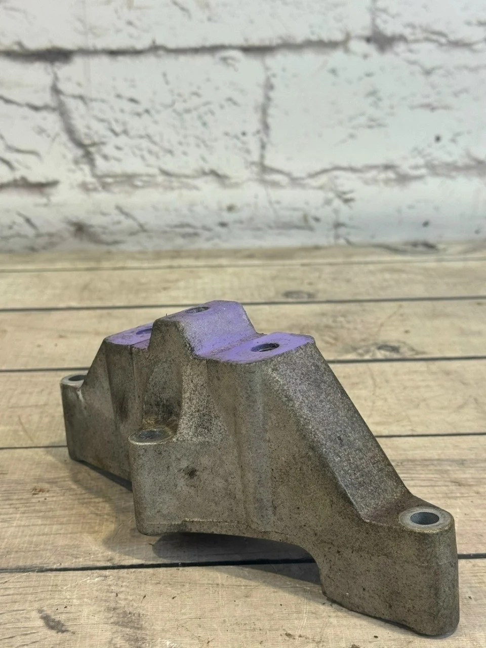 Кронштейн опоры двигателя Skoda Octavia 2009 A5