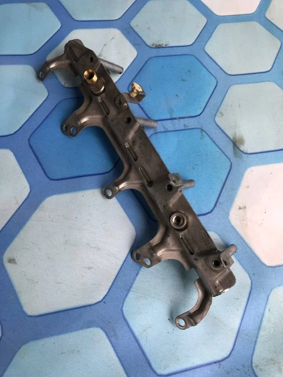 Топливная рампа VW Passat 2009 B6