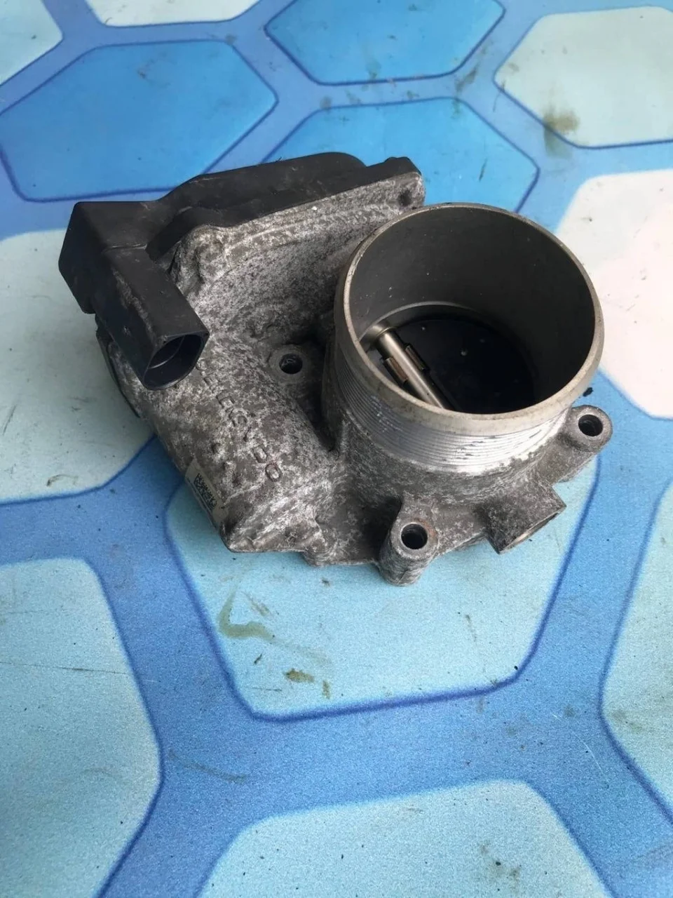 Дроссельная заслонка VW Passat 2009 B6