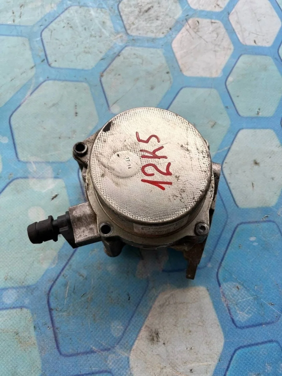 Насос вакуумный VW Passat 2009 B6