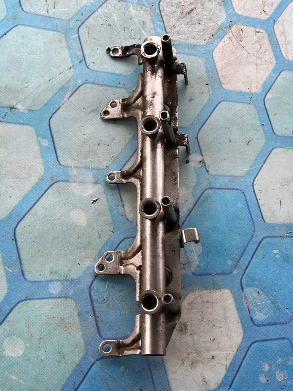 Топливная рампа VW Passat 2009 B6