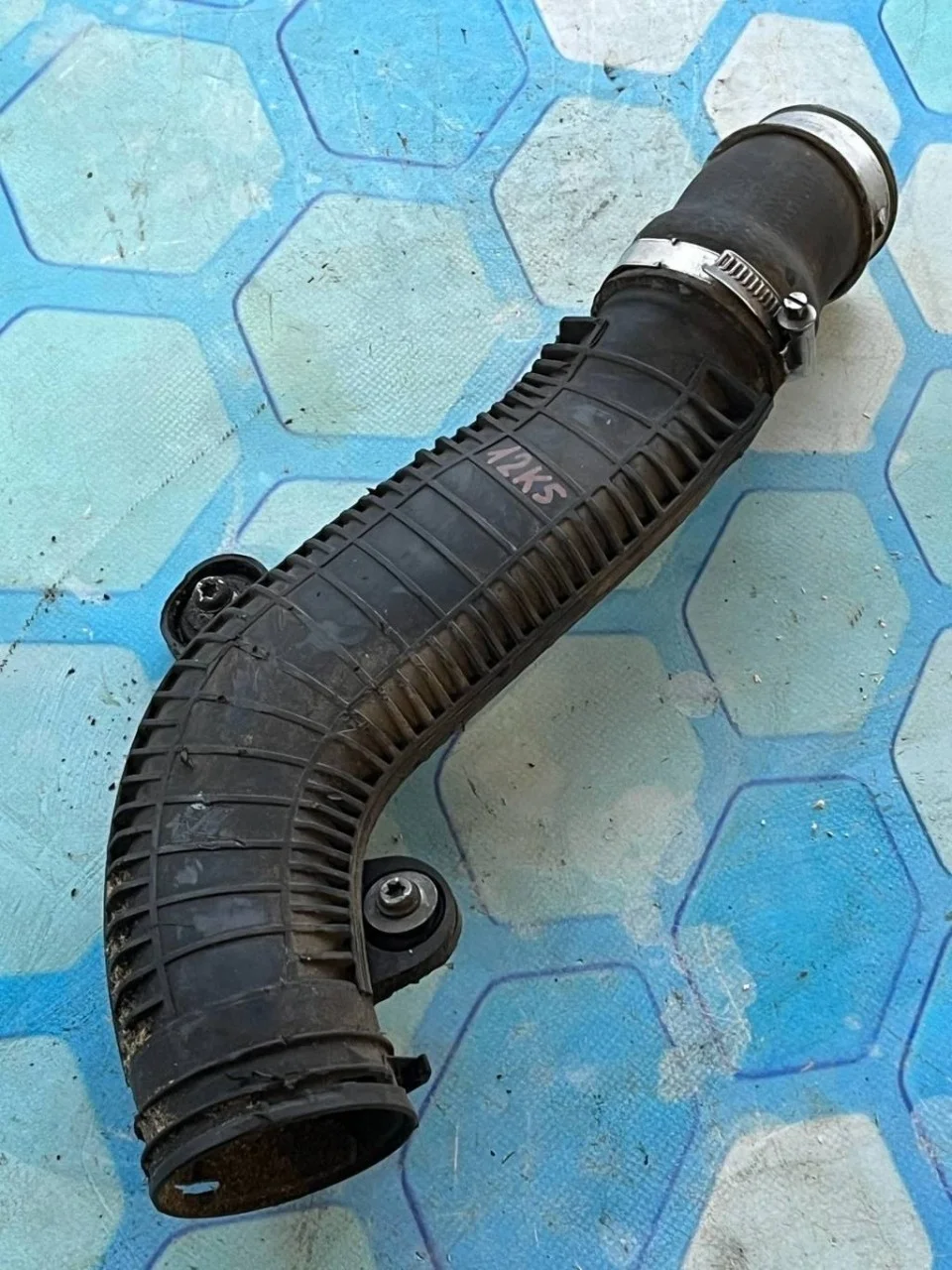 Патрубок интеркулера VW Passat 2009 B6