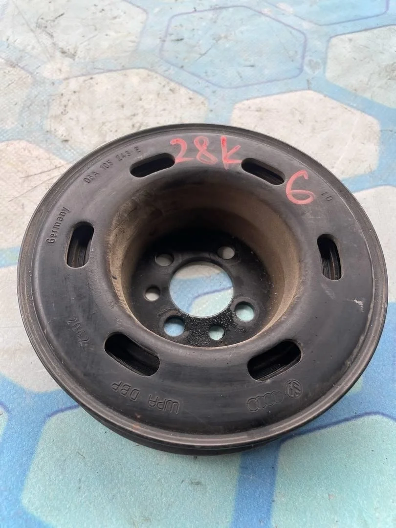 Шкив коленвала VW Golf 2009