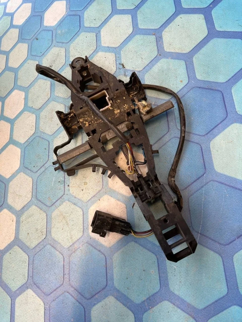 Кронштейн ручки двери Volvo S80 2009