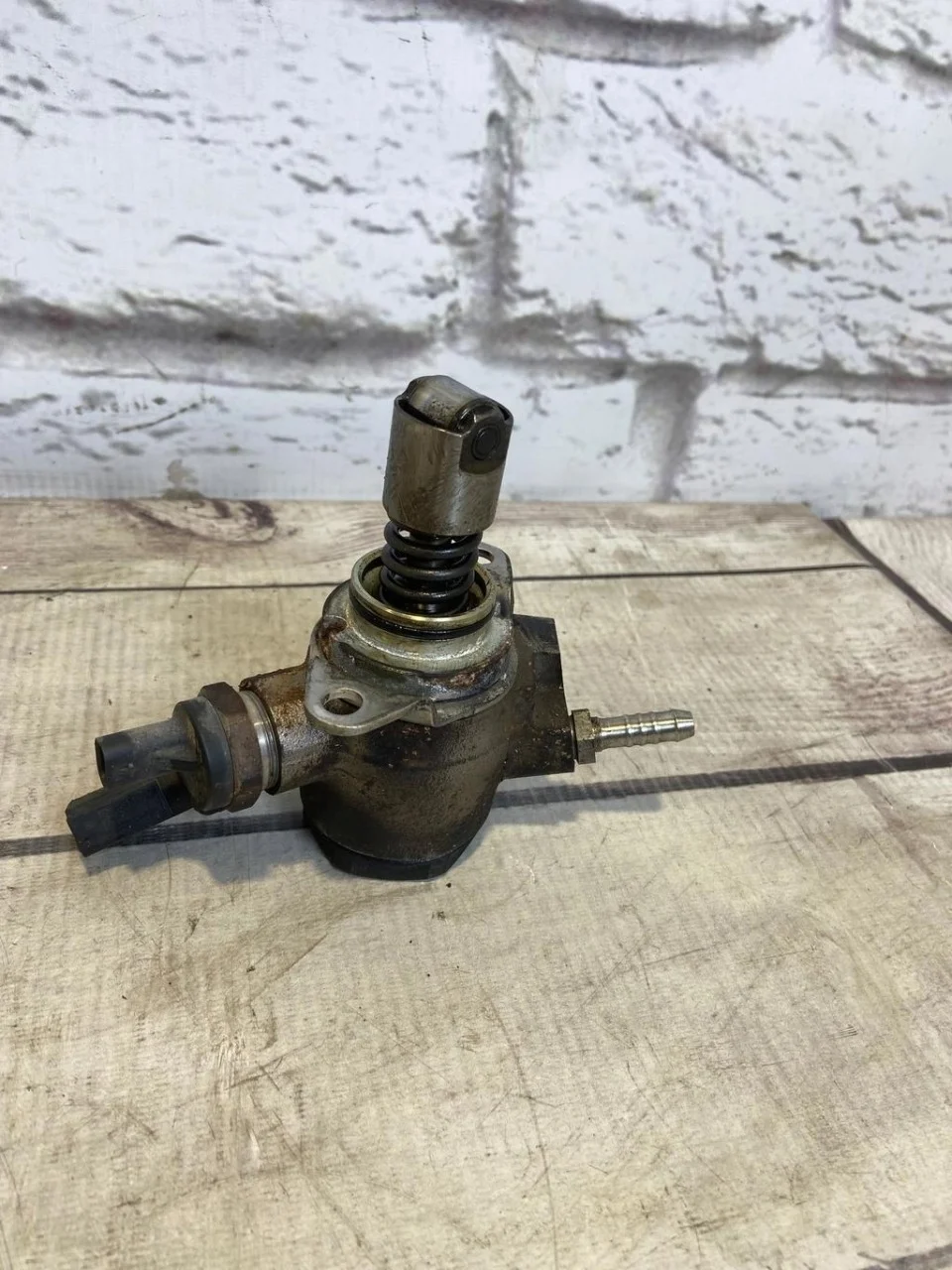 Насос топливный высокого давления тнвд Audi A6 2010 C6