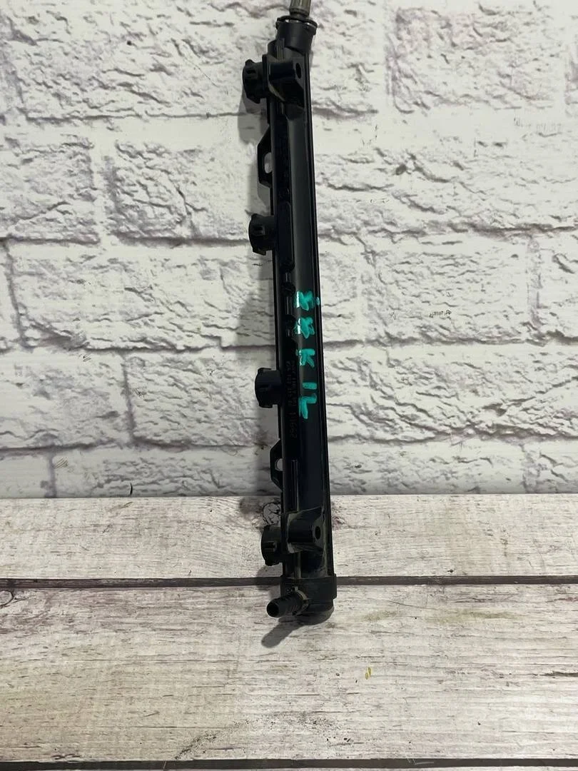 Топливная рампа Skoda Fabia 2 2010