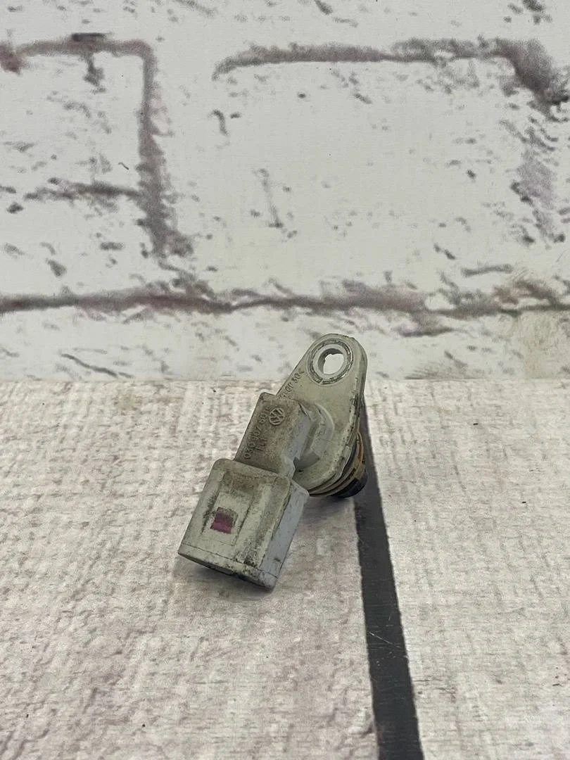 Датчик положения распредвала Skoda Fabia 2 2010