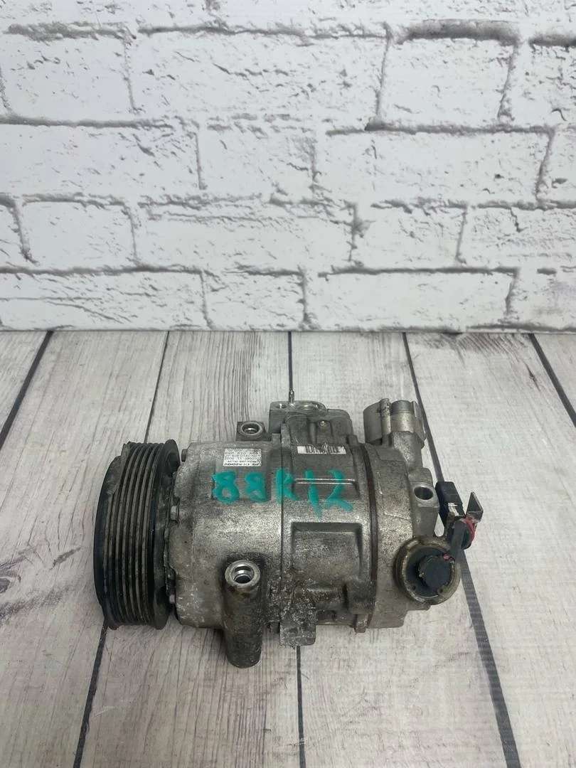 Компрессор кондиционера дефектами Skoda Fabia 2 2010