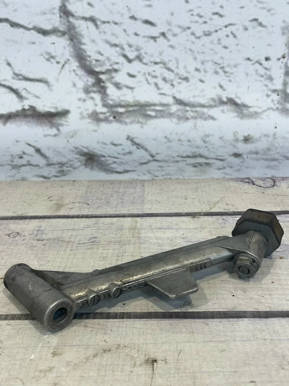 Кронштейн (сопут. товар) VW Passat CC 2010