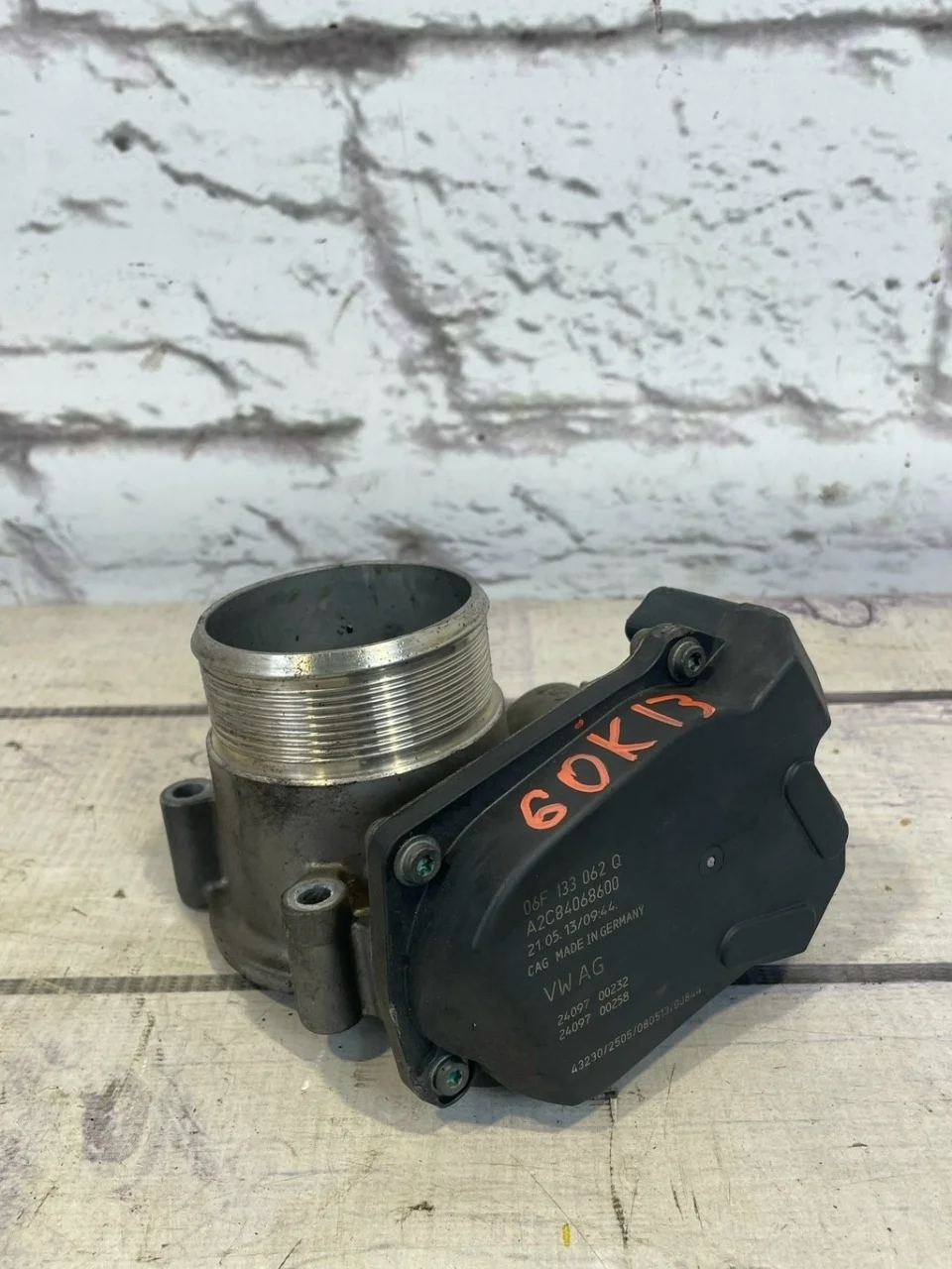 Дроссельная заслонка VW Passat CC 2010