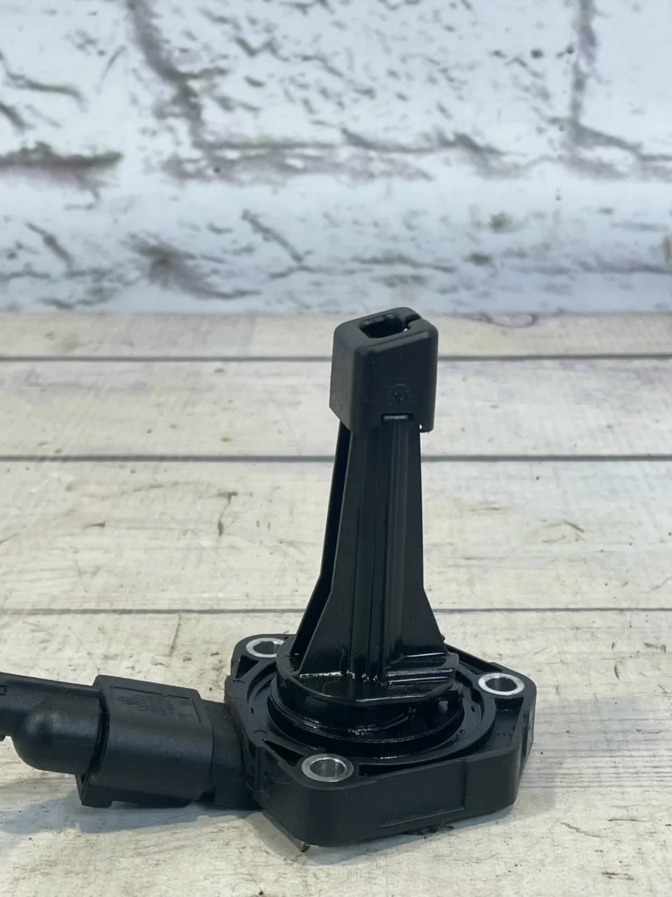 Датчик уровня масла VW Passat CC 2010