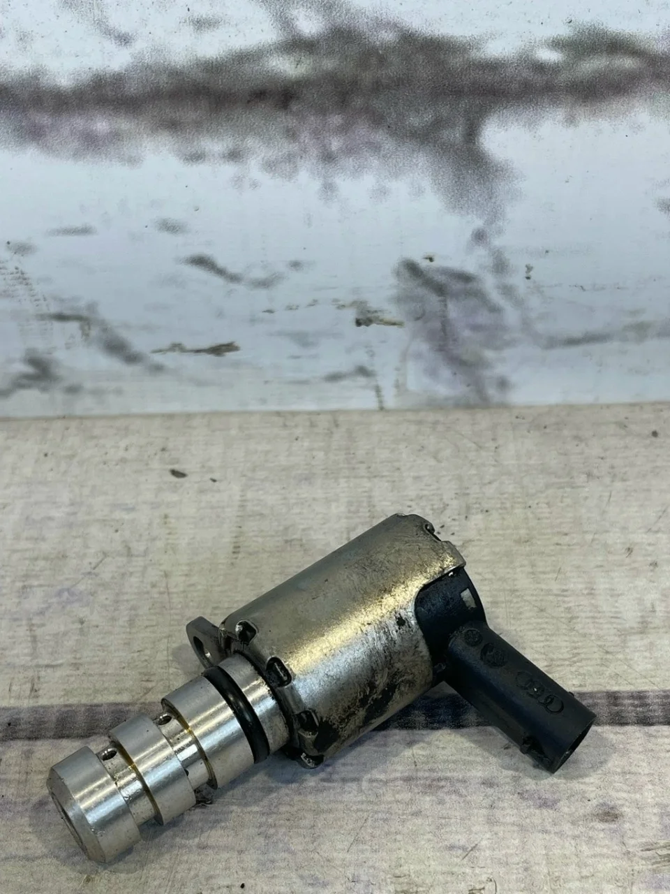 Клапан электромагнитный VW Passat CC 2010