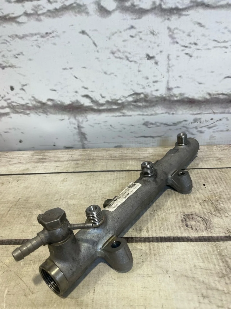 Топливная рампа Audi Q7 2010 4L