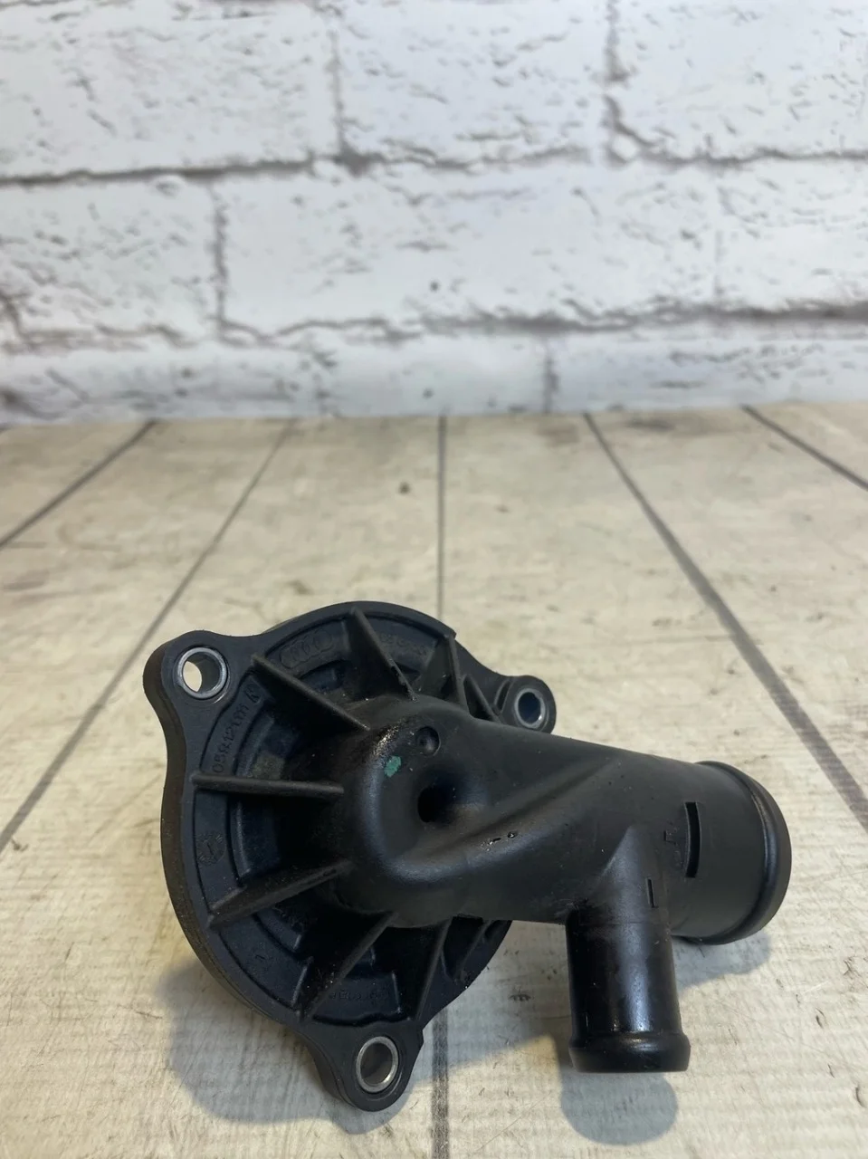 Термостат Audi Q7 2010 4L