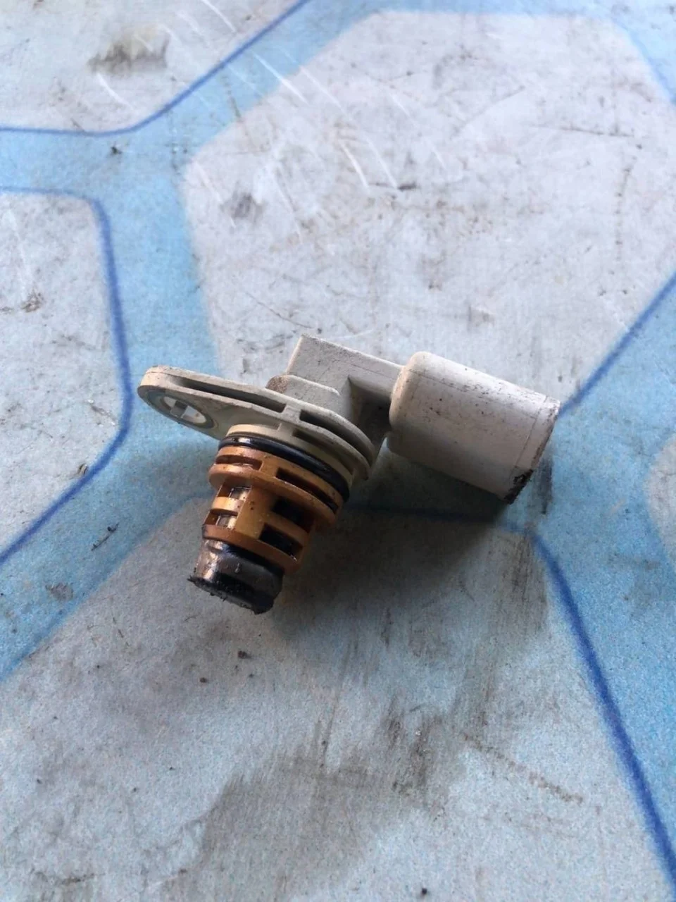 Датчик положения распредвала Skoda Fabia 2 2010