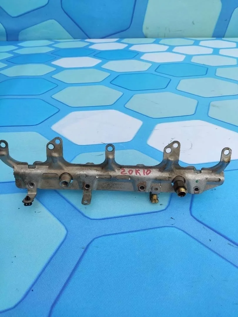 Топливная рампа Audi A4 2011 B8