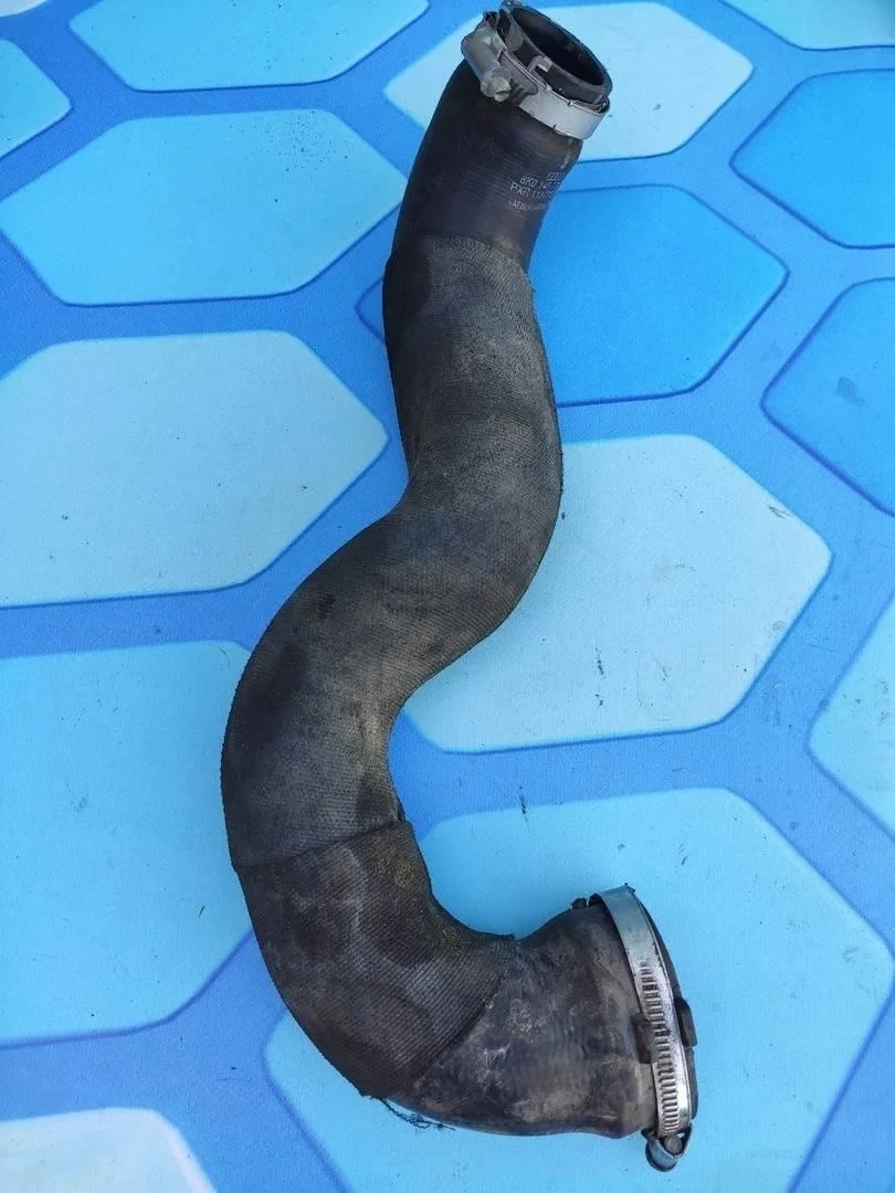 Патрубок интеркулера Audi A4 2011 B8