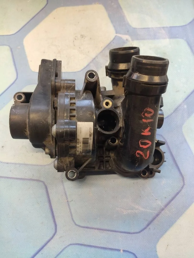 Насос водяной (помпа) Audi A4 2011 B8