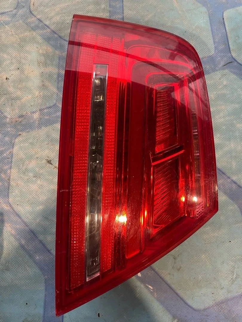 Фонарь задний левый Audi A8 2011 4H