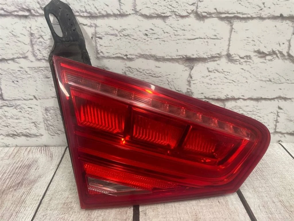 Фонарь задний левый Audi A8 2011 4H