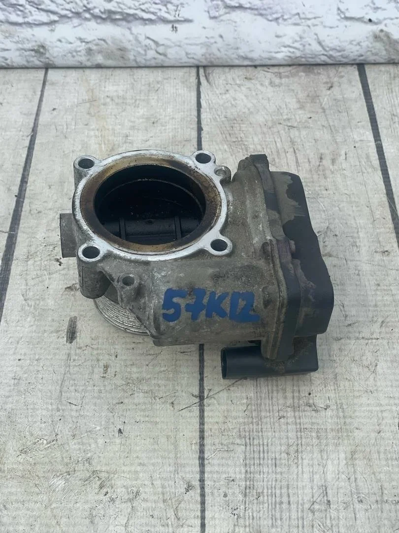 Дроссельная заслонка Audi A4 2011 B8