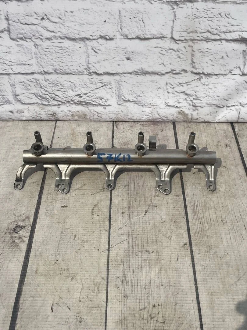 Топливная рампа Audi A4 2011 B8