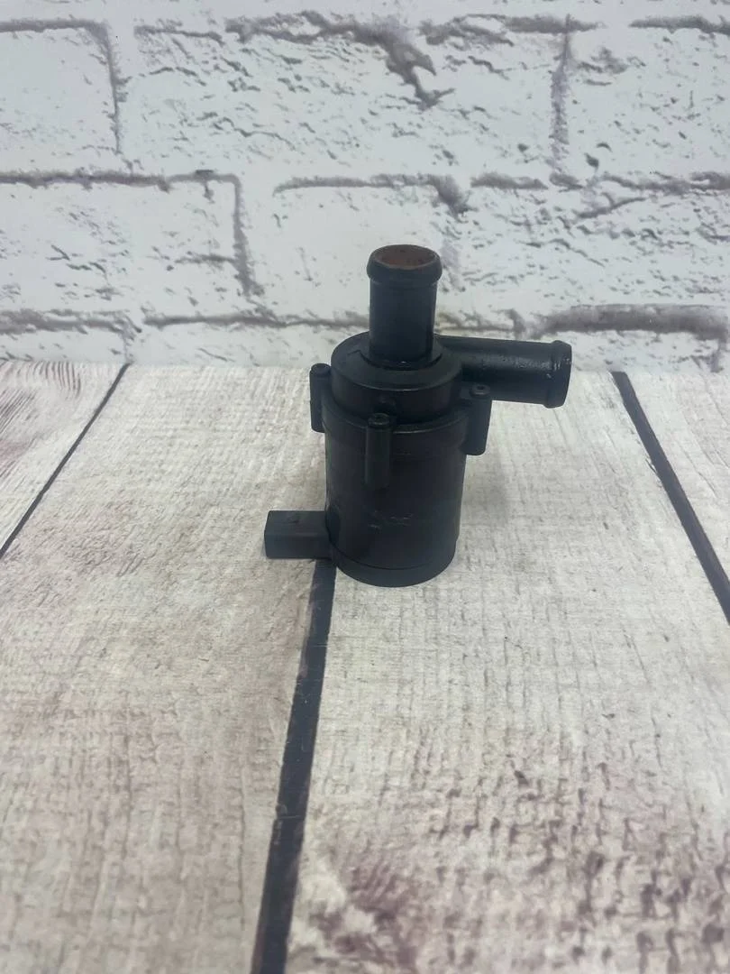 Насос водяной дополнительный VW Tiguan 1 2011