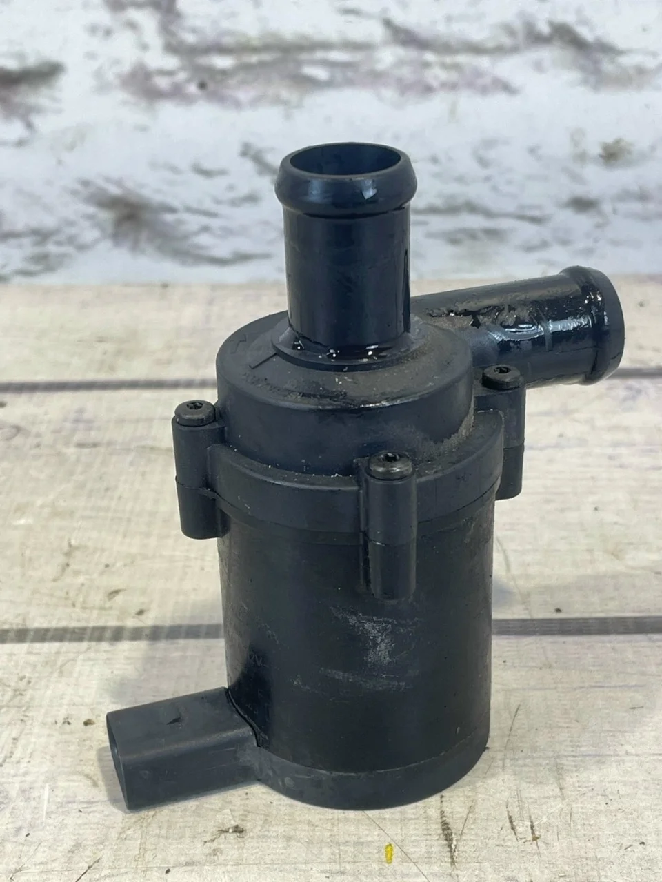 Насос водяной дополнительный VW Tiguan 1 2011