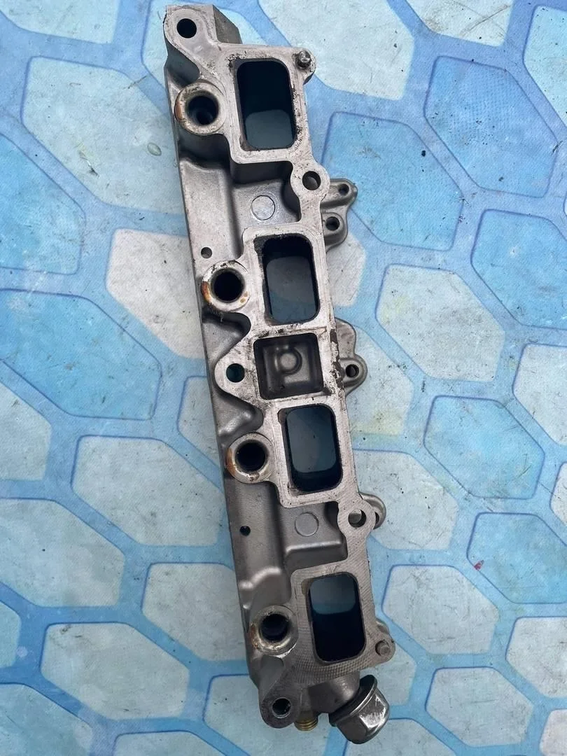 Коллектор впускной VW Golf 6 2011