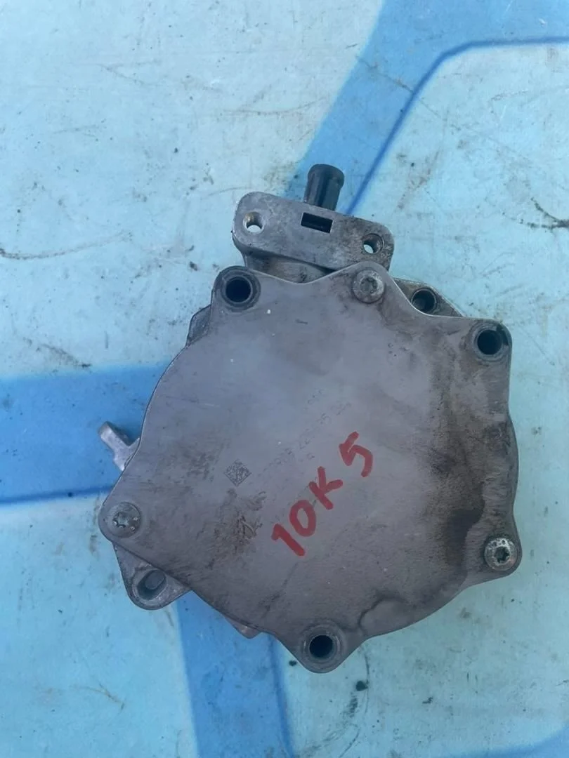 Насос вакуумный Audi A4 2011 B8