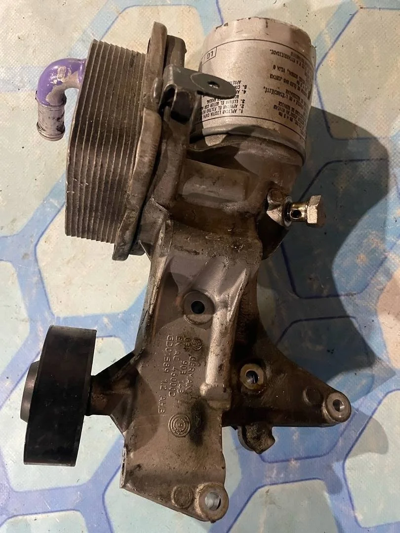 Корпус масляного фильтра Seat Altea 2011