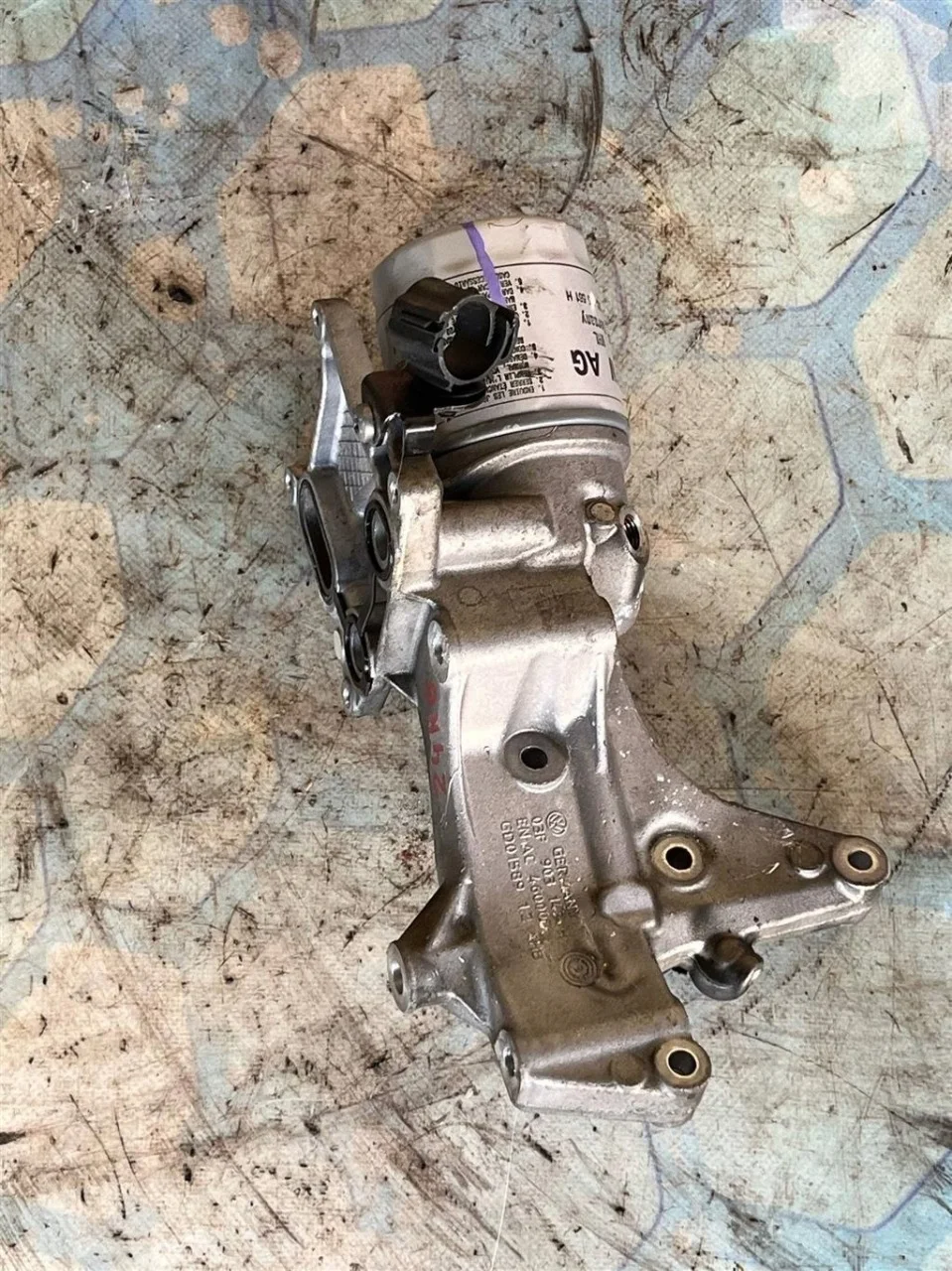 Корпус масляного фильтра Skoda Yeti 2011