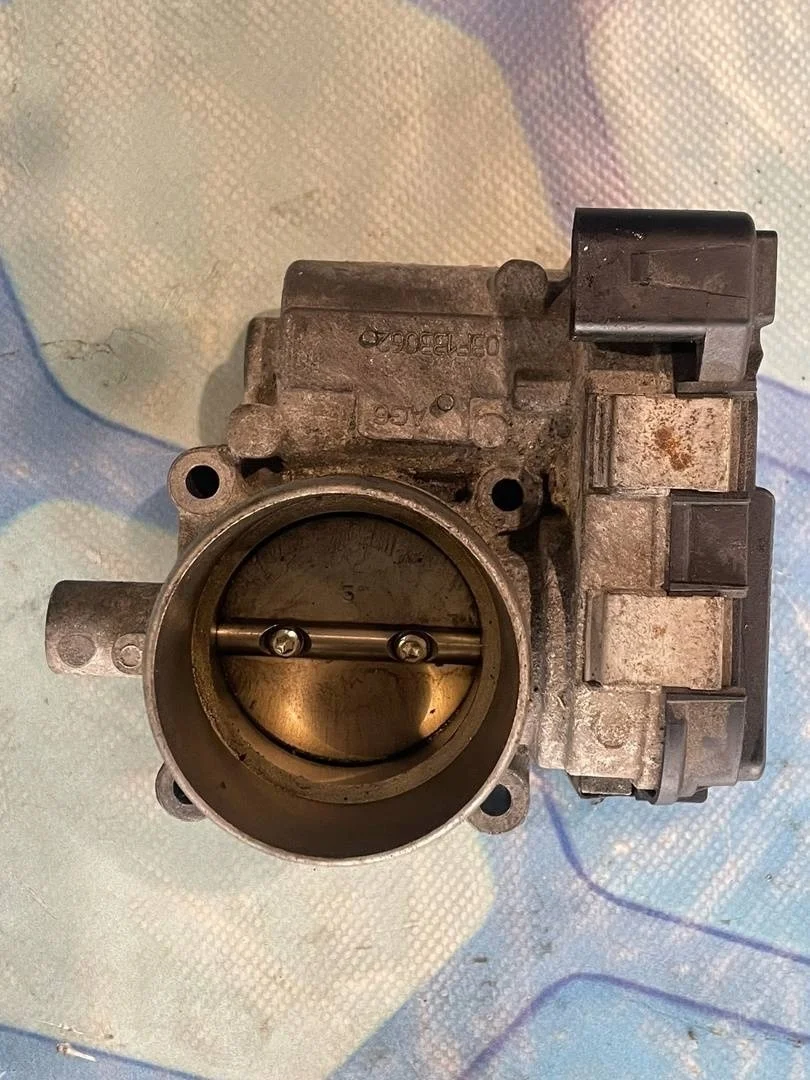 Дроссельная заслонка Skoda Yeti 2012