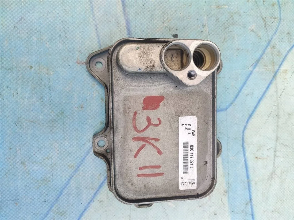 Радиатор масляный VW Golf 6 2012