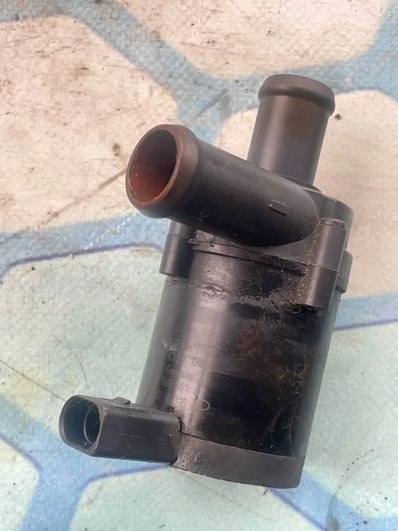 Насос водяной дополнительный VW Tiguan 1 2012