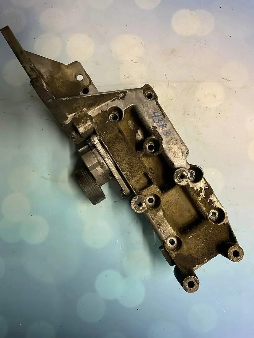 Кронштейн генератора Volvo XC90 2012