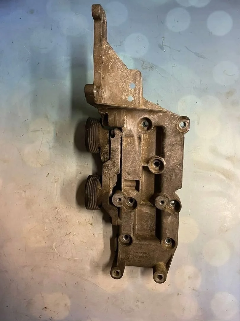 Кронштейн генератора Volvo XC90 2012