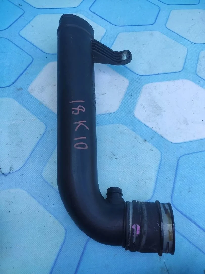 Патрубок воздушного фильтра VW Tiguan 1 2013