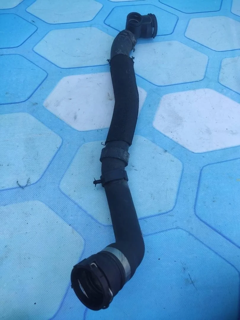 Трубка системы охлаждения двс VW Tiguan 1 2013