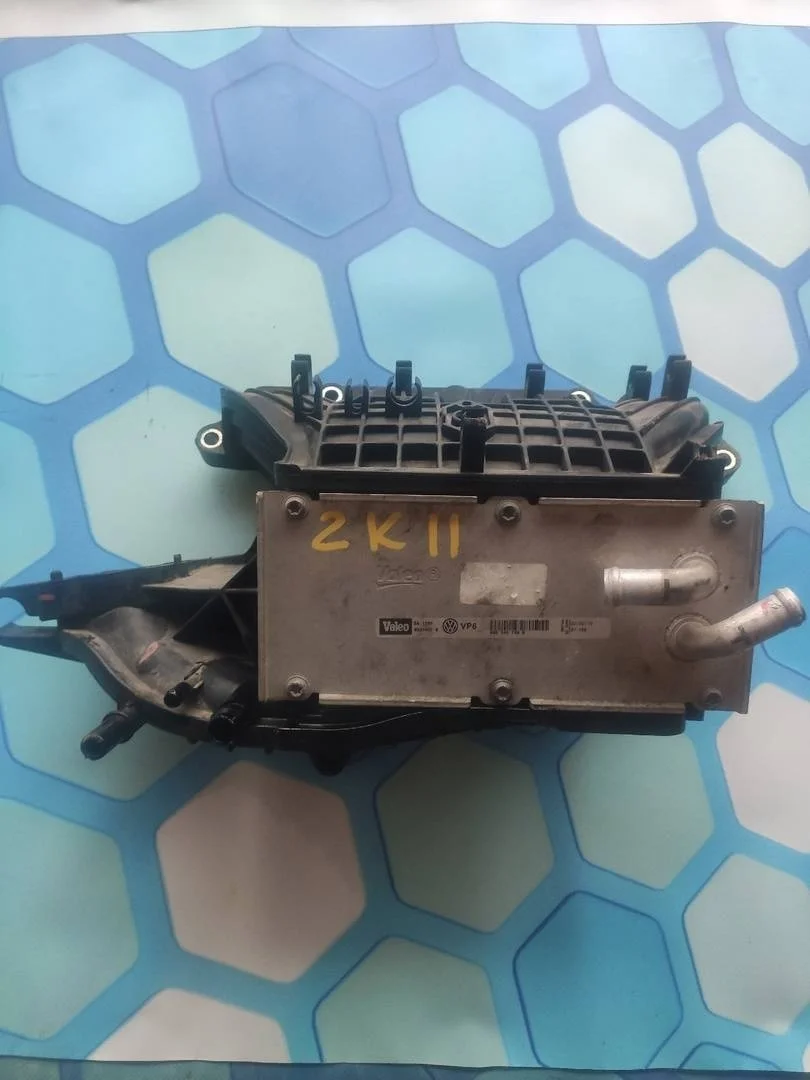 Коллектор впускной Audi A1 2013