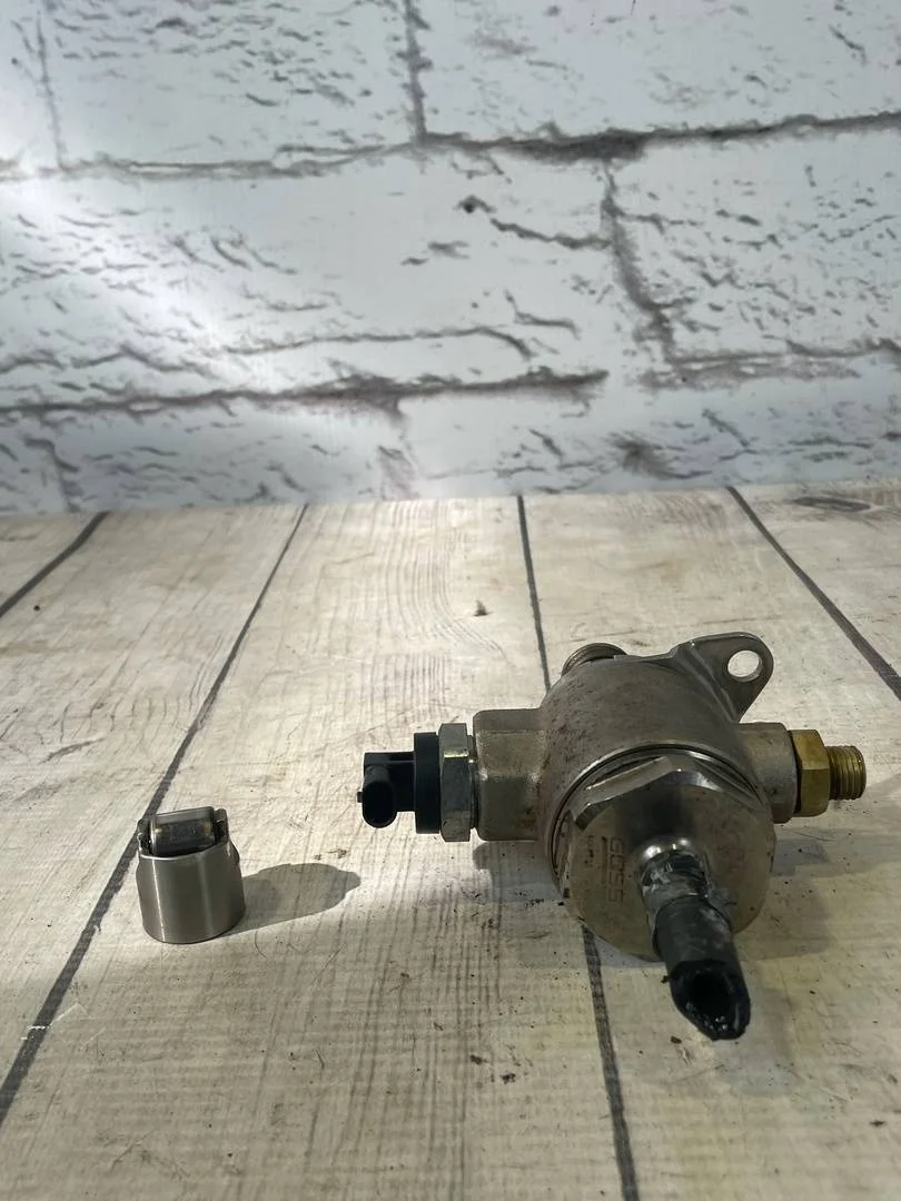 Насос топливный высокого давления тнвд Audi Q3 2013 8U