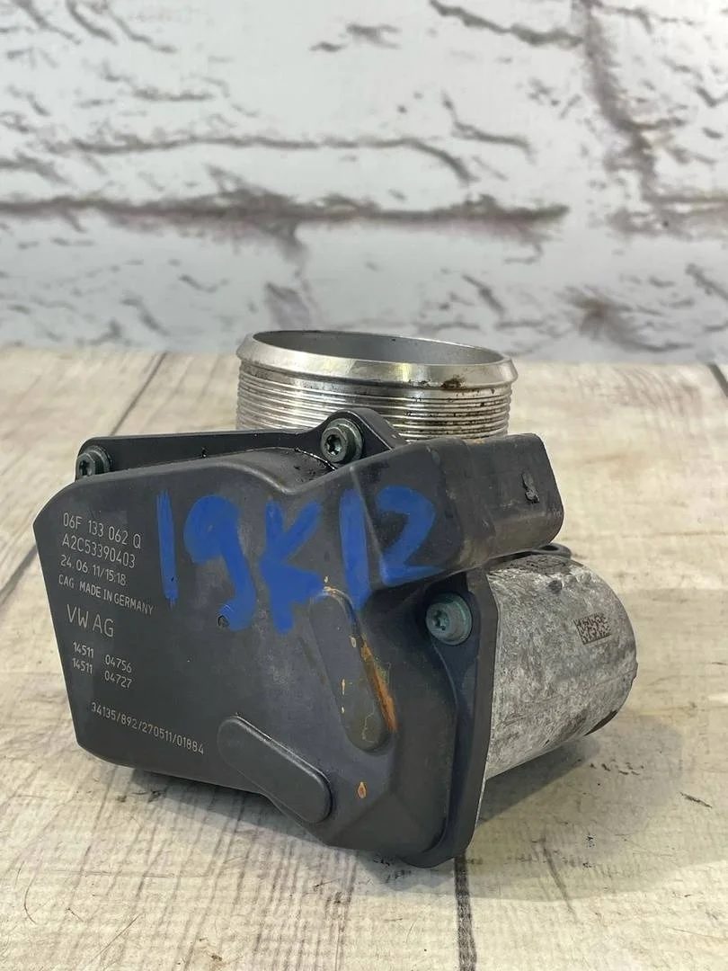 Дроссельная заслонка Audi Q3 2013 8U