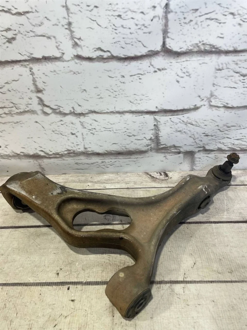 Рычаг передний нижний правый VW Touareg 2 2013