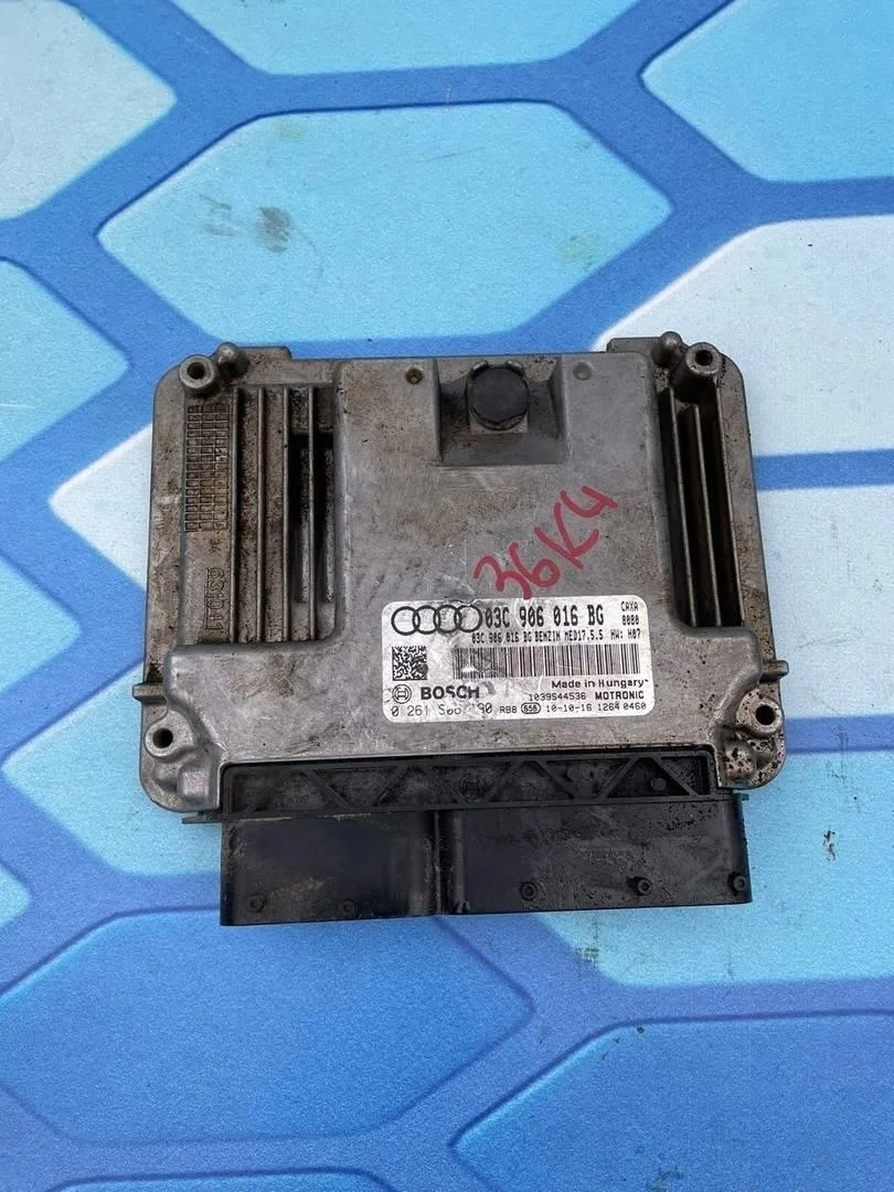 Блок управления двигателем Audi A1 2013