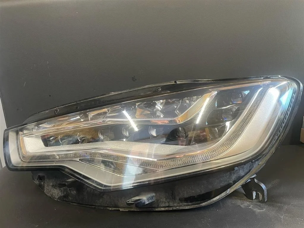 Фара левая ксенон Audi A6 2013 C7