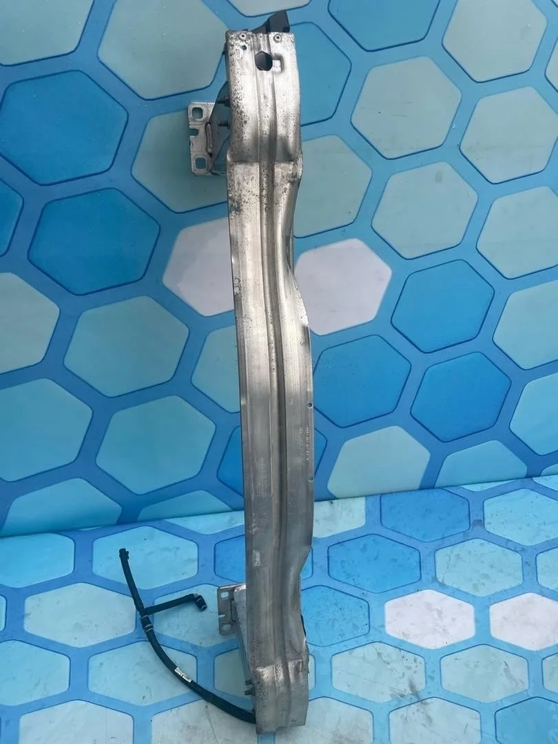 Усилитель бампера переднего Audi A4 2013 B8