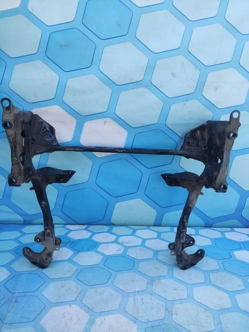 Балка подмоторная подрамник Audi A7 2014